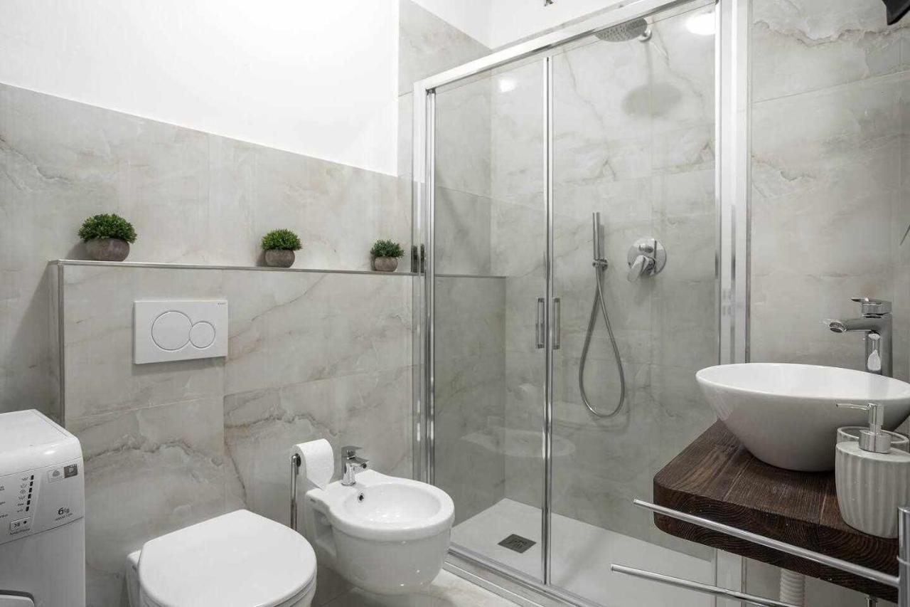 Milano City Apartments - Duomo Brera - Elegant Suite In Design District 外观 照片
